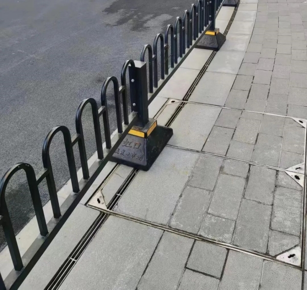 马路上的“小小底座”，见证城市的“大大进步”